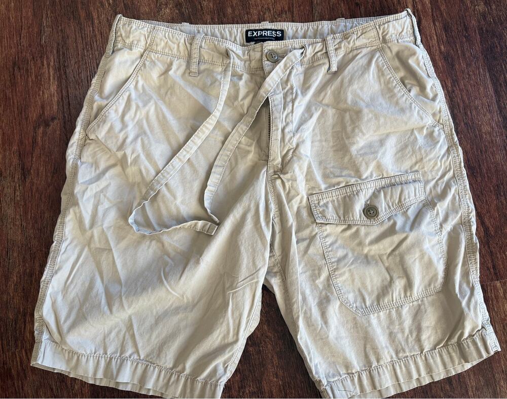 Express Men's Khaki Cotton Cargo Utility Shorts Size 31